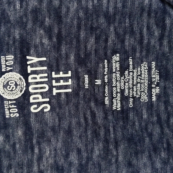 Sporty tee - Picture 3 of 3